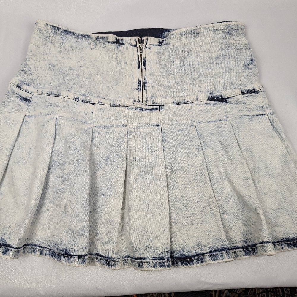 Pleated Acid Wash Mini Skirt - Picture 3 of 4